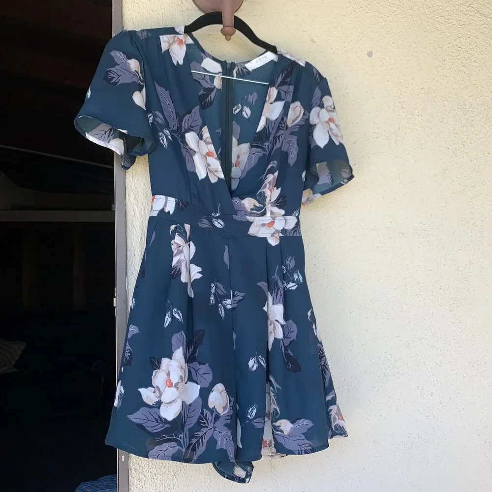 ASTR The Label Deep V Cut Green Floral Romper Size XS